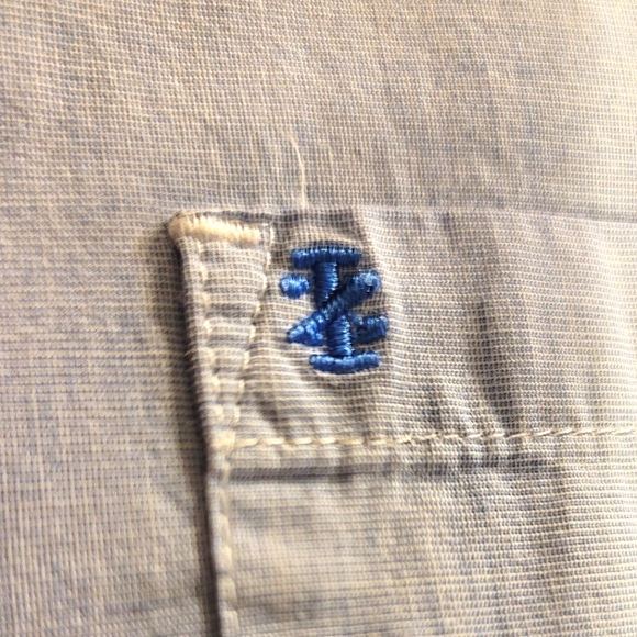 {Izod} Button Down Shirt, Size XL - Picture 3 of 9